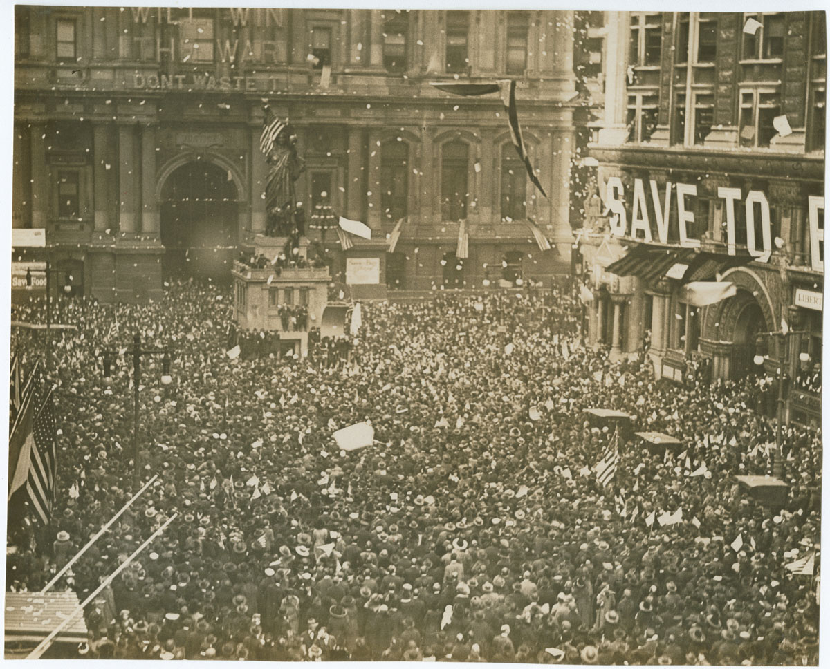 First News of Peace!, November 11, 1918. Gelatin silver photograph.